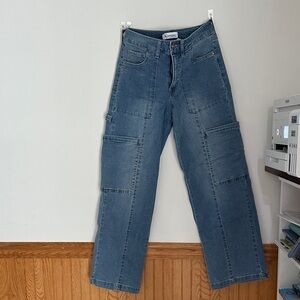Mid-Rise Wide Leg Jeans in Faded Blue